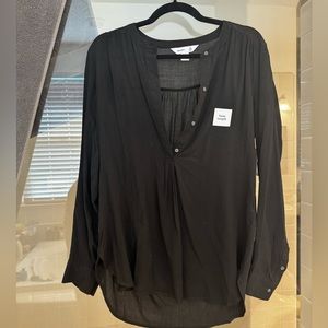 Women’s Black tunic shirt size medium nwt